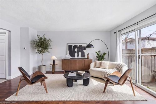 29-262 Kenora Avenue, Hamilton, ON, L8E3Y3 | Card Image