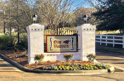 Olde Vineyard Entrance | Image 1