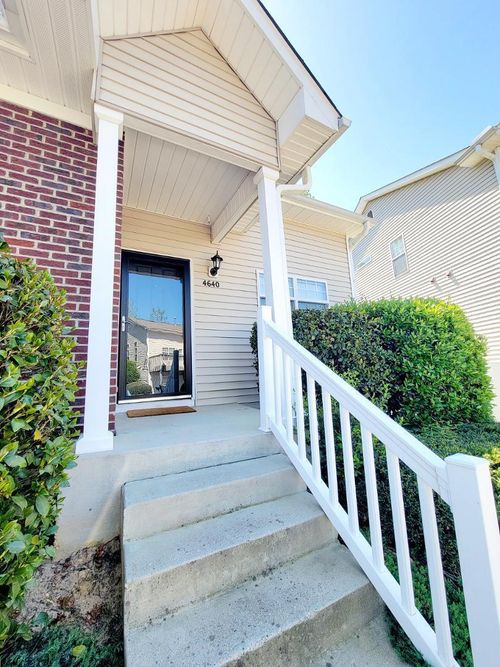 4640 Centrebrook Cir, Raleigh, NC, 27616-8354 | Card Image