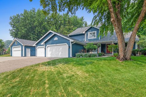 13423 Dominica Way, Apple Valley, MN, 55124-8682 | Card Image