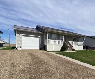 806 4 Ave, House detached with 2 bedrooms, 1 bathrooms and 3 parking in Bassano AB | Image 2