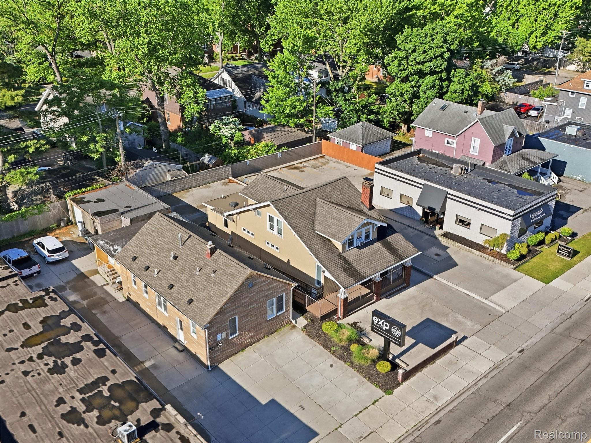 Commercial Lease in Royal Oak 4