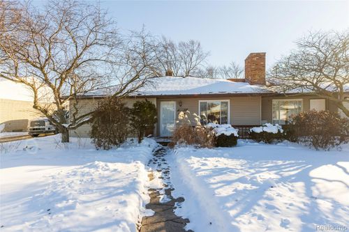 30917 Pardo St, Garden City, MI, 48135-1847 | Card Image