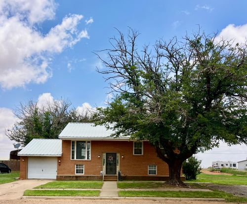 1800 N 8th St, Tahoka, TX, 79373-4103 | Card Image
