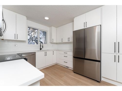 3108 142 Ave Nw, Edmonton, AB, T5Y1H2 | Card Image