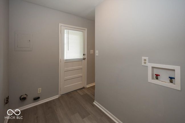 Laundry Room | Image 15