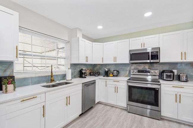 4311 123 Rd St W, House other with 4 bedrooms, 2 bathrooms and null parking in CORTEZ FL | Image 12
