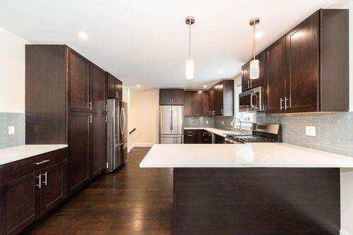 2-10 Marion St, Medford, MA, 02155-6220 | Card Image