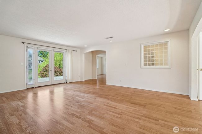 11112 E Riverside Dr, House other with 3 bedrooms, 3 bathrooms and 2 parking in Bothell WA | Image 10