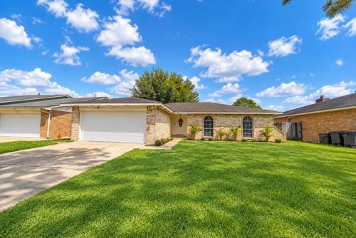 9907 Towne Brook Ln, Sugar Land, TX, 77498-1640 | Card Image