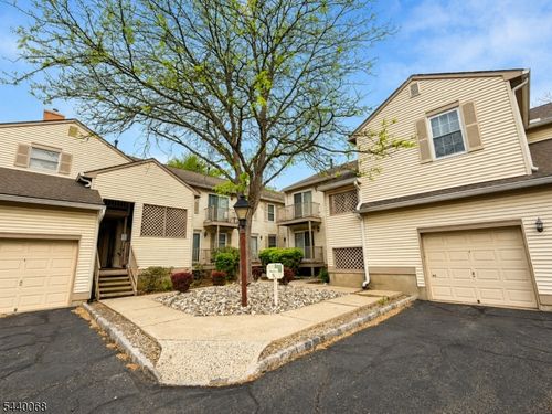 46 Commonwealth Dr, Basking Ridge, NJ, 07920-3061 | Card Image