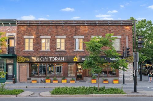 933 Rue Rachel E, Montréal, QC, H2J2J2 | Card Image