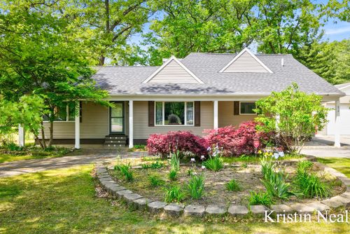 673 S Wolf Lake Rd, Muskegon, MI, 49442-3037 | Card Image
