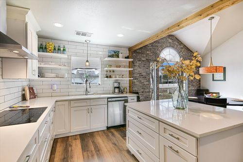 18516 Champions Cir, Lago Vista, TX, 78645-8603 | Card Image