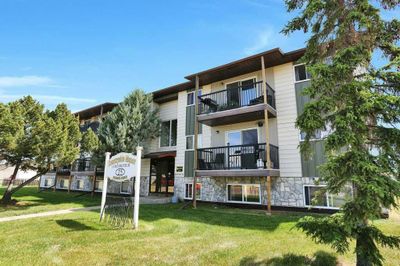 302 - 25 Robinson Ave, Condo with 2 bedrooms, 1 bathrooms and 1 parking in Penhold AB | Image 2