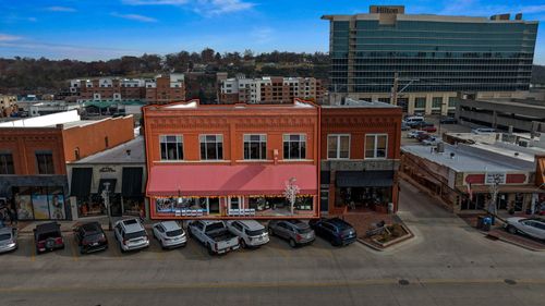 108 S Commercial St, Branson, MO, 65616-2702 | Card Image