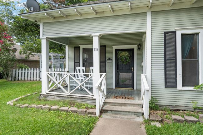 Property entrance with a porch | Image 6