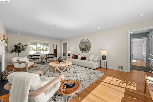 765 San Diego Rd, Berkeley, CA, 94707-2025 | Card Image