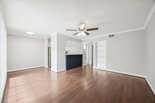 apt-4-201 Emerson St, Houston, TX, 77006-4550 | Card Image