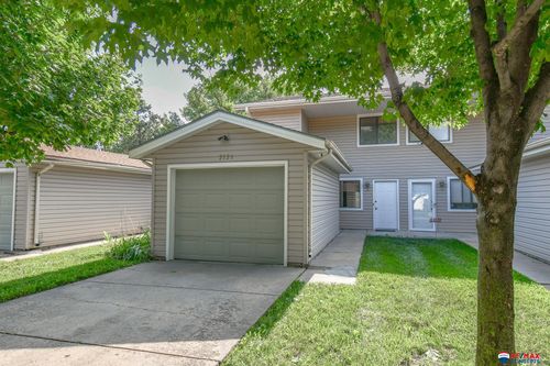 2126 Lockwood Ct, Lincoln, NE, 68528-1770 | Card Image