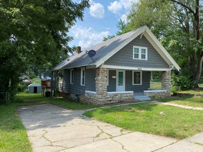 8308 Paseo Boulevard, House other with 3 bedrooms, 2 bathrooms and null parking in Kansas City MO | Image 2