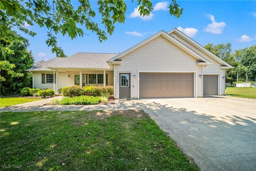 7125 Harmony Glen Dr, Conneaut, OH, 44030-3197 | Card Image