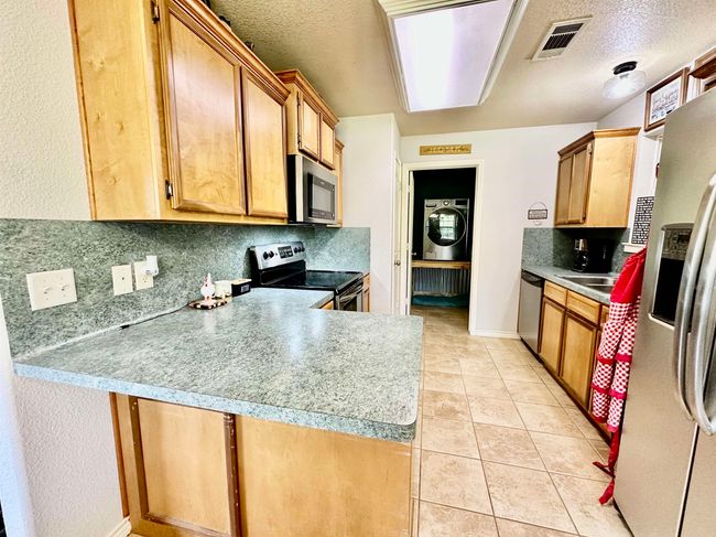 725 Cr 4364, House other with 3 bedrooms, 2 bathrooms and null parking in Spurger TX | Image 14