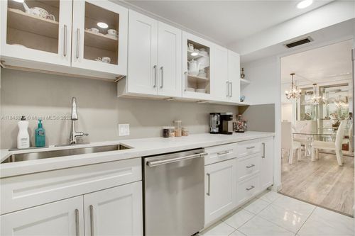 apt-526-20301 W Country Club Dr, Aventura, FL, 33180-1624 | Card Image