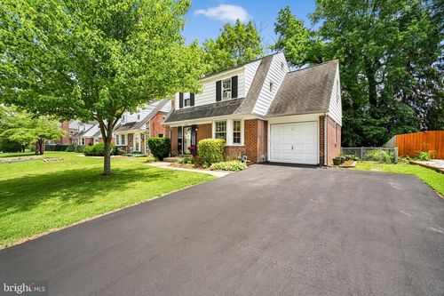 2420 Franklin Ave, SECANE, PA, 19018-3324 | Card Image