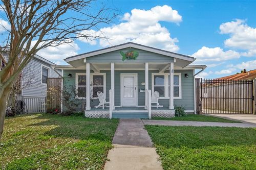 5721 Sylvia Dr, Galveston, TX, 77551-5074 | Card Image