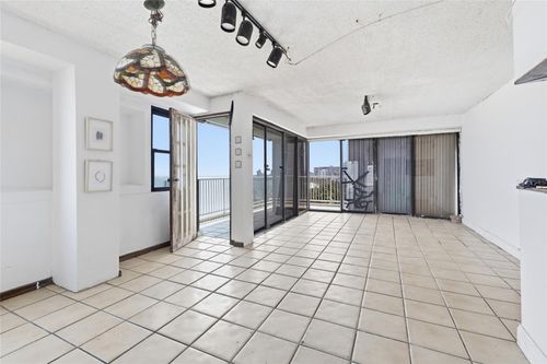803-4633 Ave Isla Verde, Carolina, PR, 00979 | Card Image