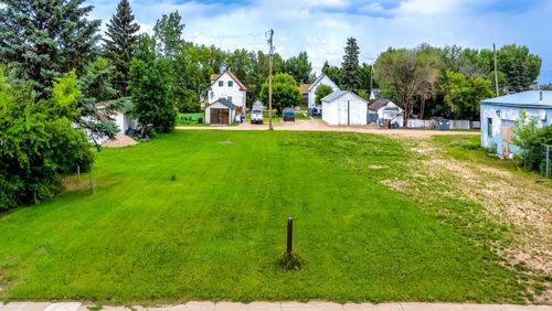 5124 53 Ave, Viking, AB, T0B4N0 | Card Image