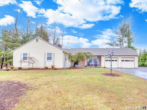 19 Surrey Ln, Branford, CT, 06405-2720 | Card Image