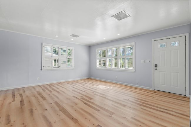 37 Tarinelli Cir, House other with 5 bedrooms, 1 bathrooms and 6 parking in Bridgeport CT | Image 6