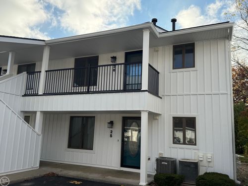 5747 Main St, Lexington, MI, 48450-8890 | Card Image