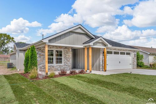 839 Lyon St, Lawrence, KS, 66044-5321 | Card Image