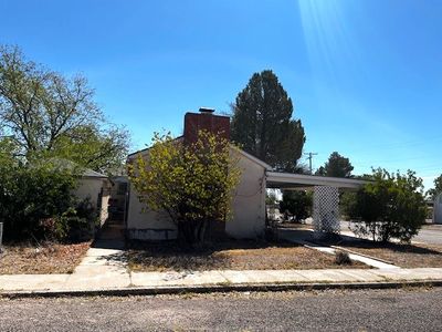 1304 W Division St, House other with 3 bedrooms, 2 bathrooms and 2 parking in Fort Stockton TX | Image 2