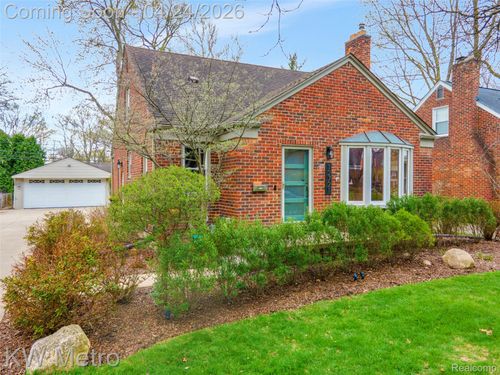 12721 Lincoln Dr, Huntington Woods, MI, 48070-1437 | Card Image