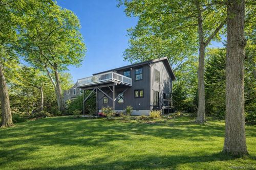 9 Helens Ln, Southampton, NY, 11968-1711 | Card Image