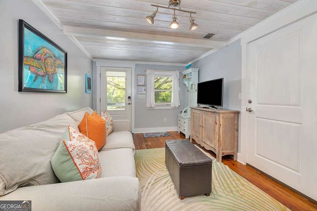 1129 College St, House other with 2 bedrooms, 2 bathrooms and 3 parking in Saint Simons Is GA | Image 8