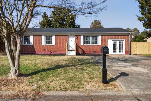 1214 Jamal Ln W, Portsmouth, VA, 23701-3714 | Card Image