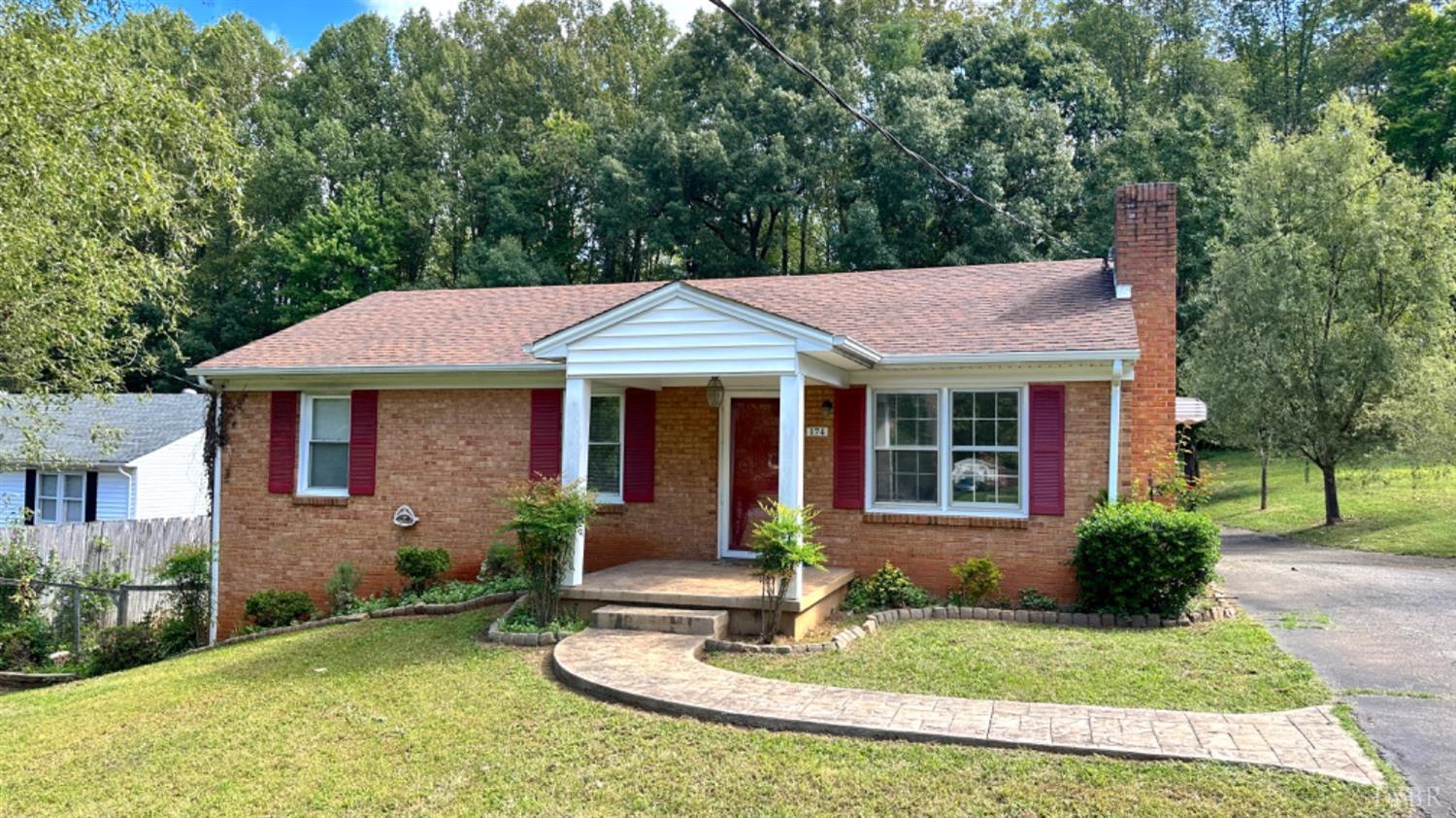 Troy Ln, Madison Heights, VA 24572