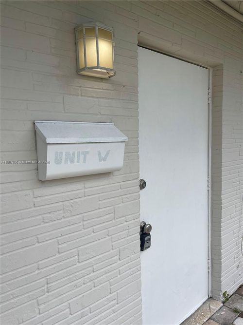 1-west-1004 Sw 24th Ave, Fort Lauderdale, FL, 33312 | Card Image