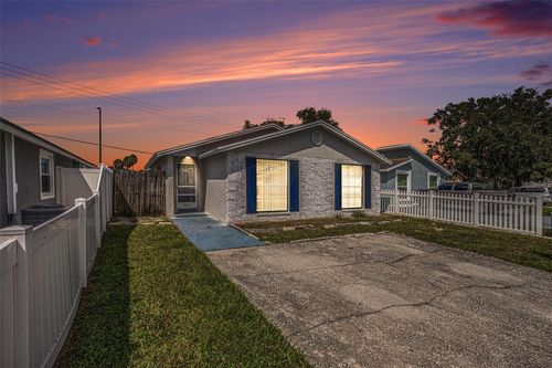 8234 Ravencroft Dr, TAMPA, FL, 33615-5720 | Card Image