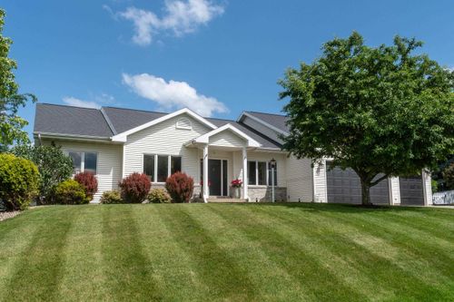 8601 Stonebrook Circle, Middleton, WI, 53562 | Card Image