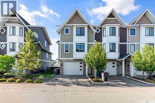 224-3220 11th St W, Saskatoon, SK, S7M5M4 | Card Image