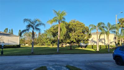 F - 138 Hunter Lake Drive, Condo with 2 bedrooms, 2 bathrooms and null parking in OLDSMAR FL | Image 3