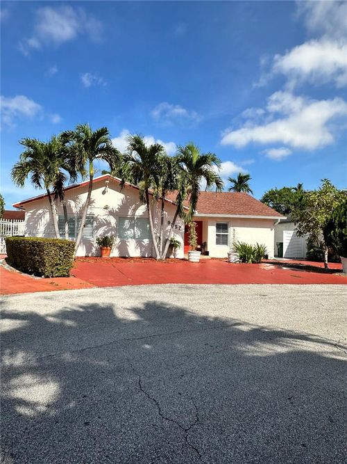 9857 Sw 7th St, Miami, FL, 33174-1913 | Card Image