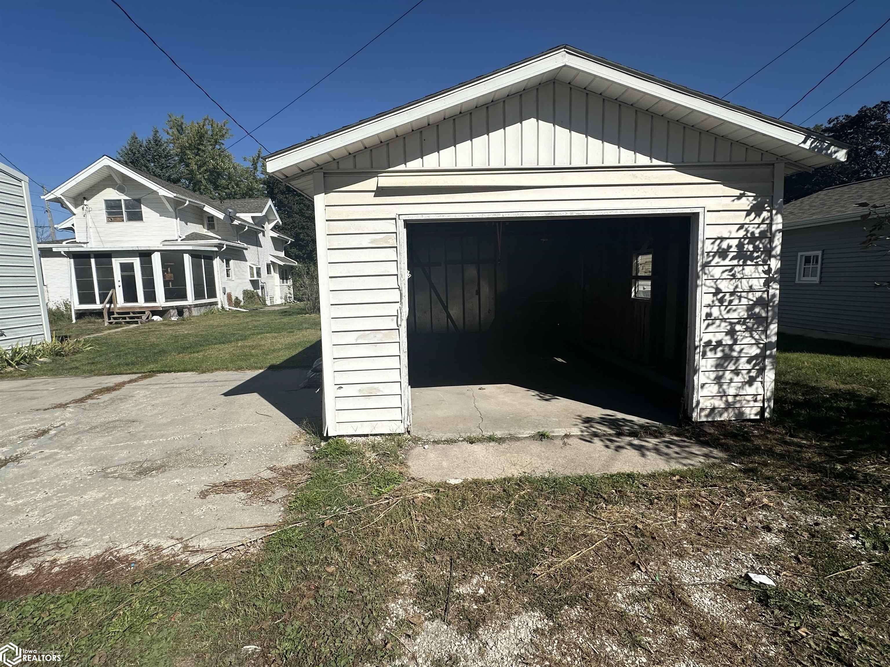 Broadway St, Eagle Grove, IA 50533