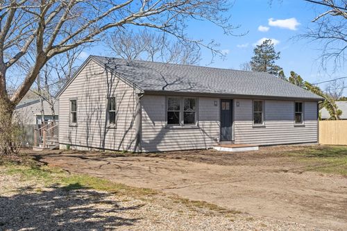 10 Winthrop Ave, Oak Bluffs, MA, 02557-7326 | Card Image